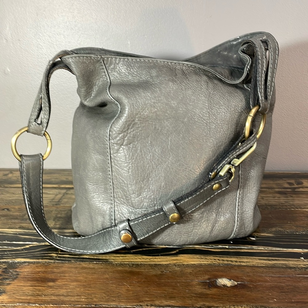 Italian made hobo purse in gorgeous grey leather - it’s so classic!